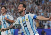 Lionel Messi hat-trick sets up Argentina’s 3-0 win vs Algeria Lionel Messi hat-trick sets up Argentina’s 3-0 win vs Algeria