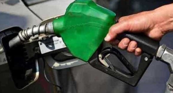 GOVT CUTS PETROL PRICE Govt cuts petrol price by Rs4, diesel Rs2 per litre
