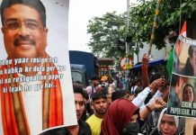 India youth protesters agree to end protests after talks with government India youth protesters agree to end protests after talks with government