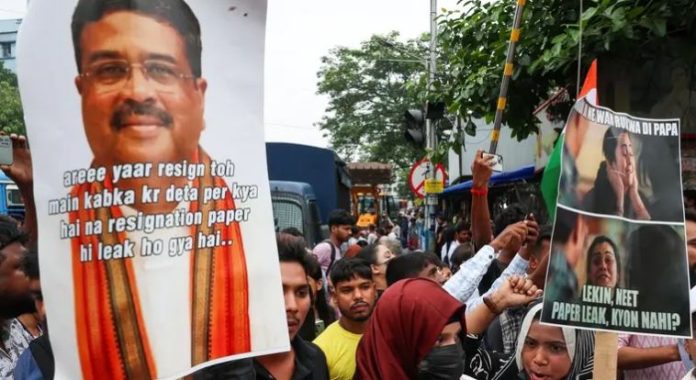 122 India youth protesters agree to end protests after talks with government