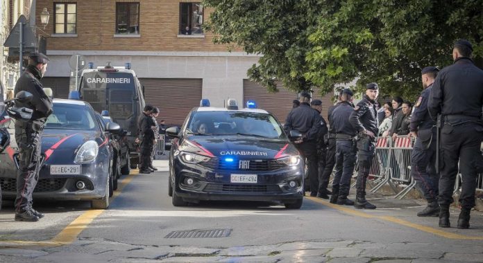 122 Italy arrests two over spying for Russia