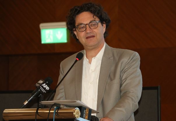 Pakistan urged to pursue balanced foreign policy amid geopolitical shifts