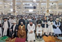 Pakistan witnesses historic display of religious unity as scholars from all schools of thought offer prayers behind one Imam Pakistan witnesses historic display of religious unity as scholars from all schools of thought offer prayers behind one Imam