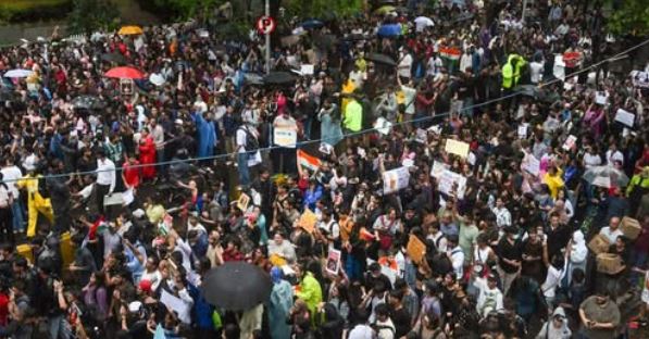 DNA 25-2 Maharashtra bandh hits normal life over Dalit rights grievances