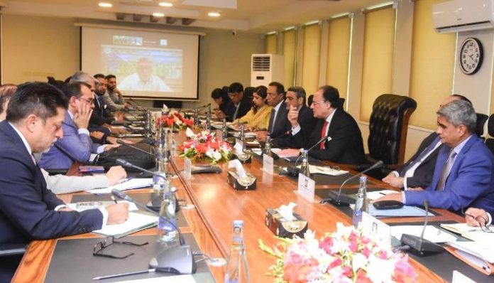 DNA 28-18 Finance minister chairs GM Corn meeting to boost agriculture