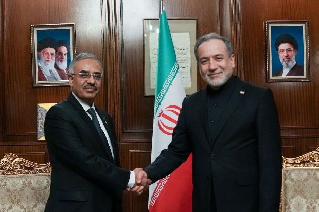 Ambassador Mahmood conveys D-8 condolences to Iranian leadership