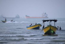 Iran warns vessels violating Hormuz transit rules of fines, detention