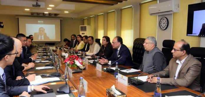 DNA 21-7 Finance Minister Aurangzeb meets Silk Road Fund delegation