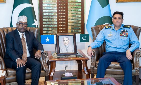 DNA 5-15 Somali Defence Minister visits Naval Headquarters