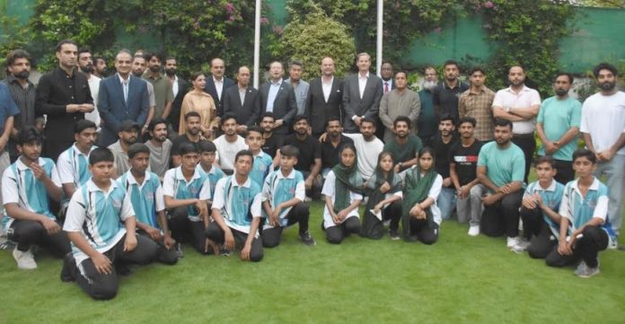 DNA 7-1 Embassies of Belgium and the Netherlands welcome Pakistan Hockey Team