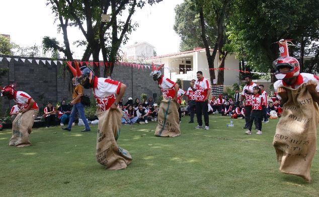 ISLAMABAD, AUG 8 /DNA/ - The Embassy of the Republic of Indonesia in Islamabad organized a vibrant lead-up event featuring traditional games, popular sport competition, Archipelagic cuisine, and community gathering, as part of a series of events ahead of Indonesia’s 81st Independence Anniversary.
The program was started by community gym program at Garuda Lawn, inside the Embassy’s premises. Hundreds of Indonesian nationals and their families gathered following the gymnastic movements demonstrated by Rama Fauzan, Indonesian student at the International Islamic University Islamabad (IIUI) along with his Pakistani counterpart, Maryam.
The event was graced by Chandra W. Sukotjo, Ambassador of Indonesia to Pakistan, accompanied by his spouse, Tamara Y. Sukotjo. The occasion was also attended by Indonesian nationals living in various cities in Pakistan from different backgrounds.
Alongside the Indonesian diplomats and their families, there were Indonesian students, pilots, journalists, staff members at several international organizations based in Pakistan, and housewives married to Pakistanis. Among the participants was Herwening Wiji Kalpiko of Bio Farma who has been in Pakistan to closely work with the Pakistani counterparts for potential joint-vaccine production.
In his welcoming remarks, Ambassador Chandra W. Sukotjo expressed his pleasure at seeing Indonesian and Pakistani friends gathered together. “Your presence reflects the enduring friendship and strong people-to-people bonds between the two brotherly countries, as we celebrate together the Indonesia’s Independence Day with the motto, ‘Indonesia Berdaulat, Adil dan Makmur" (Indonesia Sovereign, Just, and Prosperous),” said Ambassador welcoming all Indonesian nationals at the Embassy as their home.
Keeping warm and welcoming spirit of the occasion, guests were presented with red and white shirts featuring a Batik pattern from Kalimantan, showcasing Indonesia’s rich cultural heritage and national pride. Ambassador Chandra described the shirts as “a gift from the Indonesian taxpayers”, allowing all to share in the warmth, pride, and togetherness associated with Indonesia’s Independence celebration.
One of the highlights was the Indonesian food bazaar, featuring popular foods such as Nasi Padang (Padang-style rice), Siomay Ikan (steamed fish dumplings), Bakso Kuah (meatball soup), Es Cendol (sweet iced dessert), Peyek/Rempeyek (crispy peanut crackers), Mendoan (fried tempe), and Kacang Telur (seasoned egg-coated peanuts), offering the participants a delightful taste of Indonesia’s rich culinary heritage.
“It is wonderful to enjoy authentic Indonesian food. Although we live far from one another, this occasion brings us together as one family as Indonesians and gives us a beautiful sense of home and belonging,” said Desi Mediawati, an Indonesian national married to a Pakistani from Faisalabad.
The festive atmosphere continued with traditional Indonesian games for children and adults, including the popular Balap Karung (Sack Race), Tarik Tambang (Tug of War) and Joget Tomat (Tomato Dance), creating laughter, excitement and friendly competition among participants of all ages.
The occasion also carried special significance for Indonesian students living in Pakistan. “Although we are far from our homeland, this celebration makes us feel at home,” expressed Muhsin Nasir, Head of the Indonesian Student Association in Pakistan.
The sport competition featured badminton, table tennis, volleyball, and futsal tournaments, promoting teamwork, healthy competition, and camaraderie among the Indonesian community, Embassy officials, students, and all diaspora.
The Embassy of Indonesia expressed its sincere appreciation to the committee, volunteers, participants, and sponsors for their valuable contribution to the success of the event.