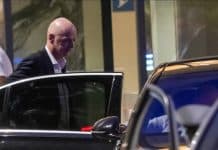 FIFA back Infantino, apologize for World Cup privatization plan