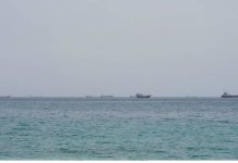 Hormuz shipping traffic falls to one-week low amid hostilities