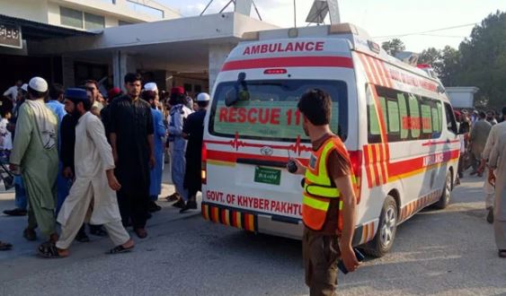 NEWS Five killed as suicide bomber targets Swat police station