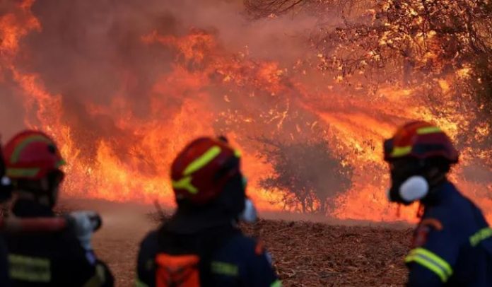 NEWS Two dead as firefighting helicopters collide while battling Greece wildfire