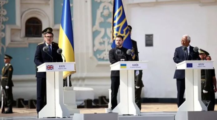 NEWS Ukraine wants peace but won’t give in, Zelenskyy says on Independence Day
