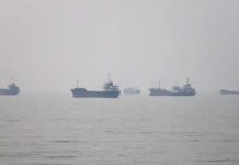 Iran foreign ministry says close to deal with Oman on Hormuz route Iran foreign ministry says close to deal with Oman on Hormuz route