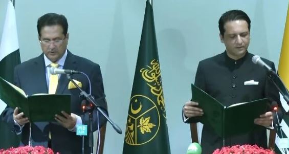 NEWS PML-N's Iftikhar Gilani sworn in as 17th prime minister of AJK