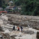 Rescuers scour Nepal flood debris as death toll crosses 460 Rescuers scour Nepal flood debris as death toll crosses 460
