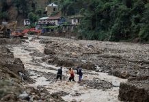 Rescuers scour Nepal flood debris as death toll crosses 460 Rescuers scour Nepal flood debris as death toll crosses 460