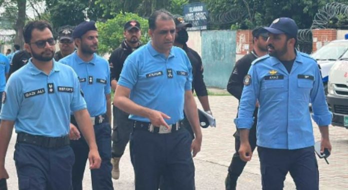 NEWS ICT Police reviews security at Imambargah Asna Ashari ahead of main Chehlum procession