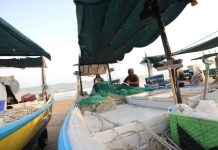 Iran fishermen venture back to Hormuz despite fears of new fighting