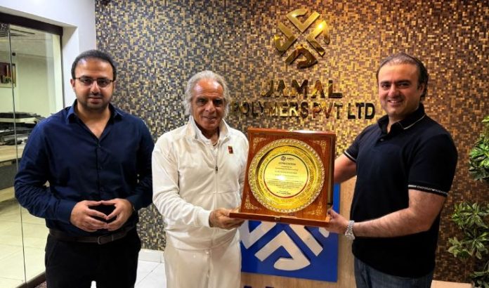 DNA 21-13 Tennis great Rashid Malik honoured by Jamal Group