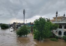 Schools closed, authorities on alert following heavy downpour in Rawalpindi, Islamabad