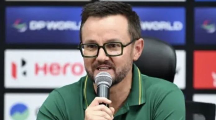 NEWS Hesson 'open' to full-time Test coaching role
