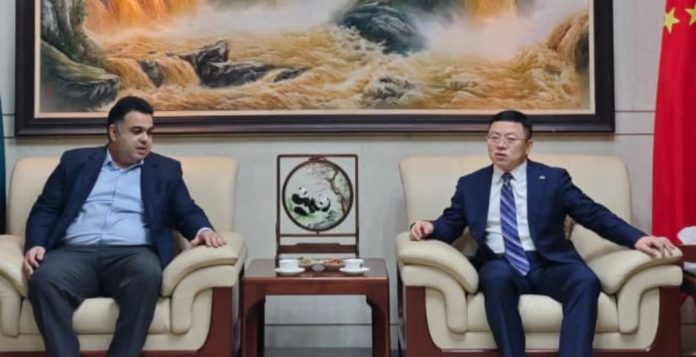 NEWS Acting Chinese Consul General Feng Deheng meets SAPM on Digital Media Fahd Haroon