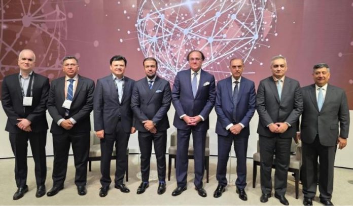 NEWS Aurangzeb outlines economic progress at JP Morgan Conference