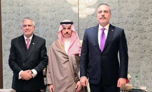 NEWS Makkah pact: Pakistani, Turkish, Saudi FMs discuss security issues on UNGA sidelines