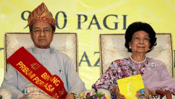 NEWS Wife of Malaysia's longest-serving PM Mahathir dies at 100
