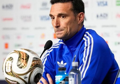 news Argentina players urge Coach Lionel Scaloni to stay