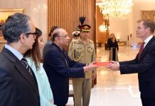 Ambassadors-designate of Norway, Azerbaijan and Switzerland present credentials to President Zardari Ambassadors-designate of Norway, Azerbaijan and Switzerland present credentials to President Zardari