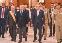 President confers Nishan-e-Imtiaz on UN Secretary-General President confers Nishan-e-Imtiaz on UN Secretary-General