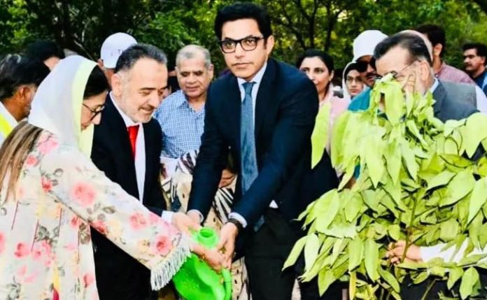 DNA 7-2 CDA’s Citywide Tree Plantation Drive Continues in Full Swing; Citizens Appreciate CDA’s Efforts