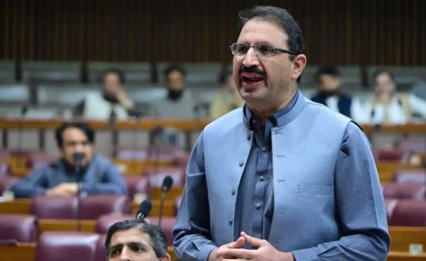 NEWS PTI retains 'missing' Junaid Akbar as KP president, rules out organisational changes